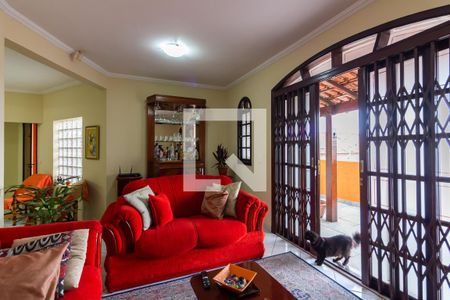 Sala de casa à venda com 3 quartos, 250m² em Santo Antônio, Osasco