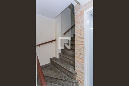 Escada de casa à venda com 4 quartos, 166m² em Vila Albertina, São Paulo