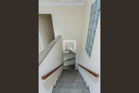 Escada de casa à venda com 4 quartos, 166m² em Vila Albertina, São Paulo
