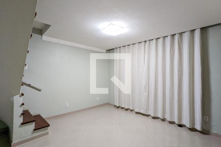 Sala de casa à venda com 2 quartos, 205m² em Paulicéia, São Bernardo do Campo