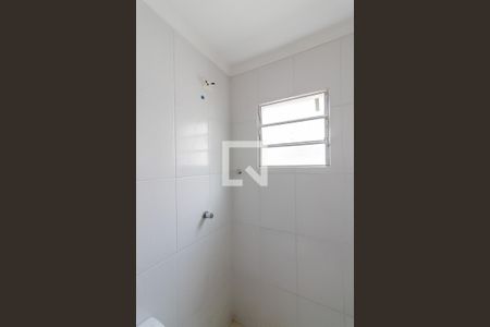 Banheiro de kitnet/studio para alugar com 1 quarto, 22m² em Jardim Santa Cruz (sacomã), São Paulo