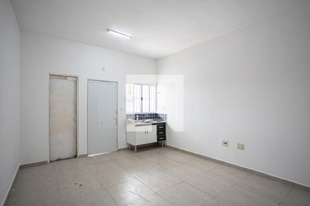 Cozinha de casa para alugar com 1 quarto, 60m² em Jardim Santa Tereza, Carapicuíba
