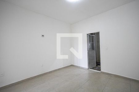 Quarto de casa para alugar com 1 quarto, 60m² em Jardim Santa Tereza, Carapicuíba