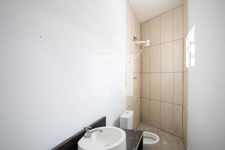 Banheiro de casa para alugar com 1 quarto, 60m² em Jardim Santa Tereza, Carapicuíba