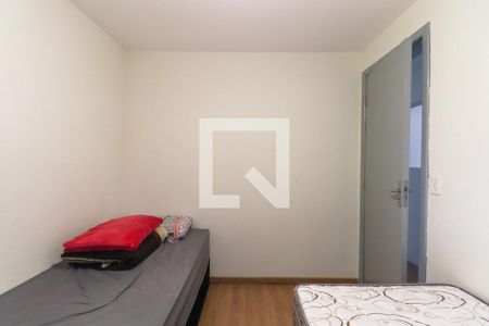 Quarto 1 de apartamento para alugar com 2 quartos, 50m² em Tatuquara, Curitiba