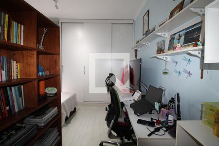 Quarto de apartamento à venda com 1 quarto, 74m² em Vila Lídia, Campinas