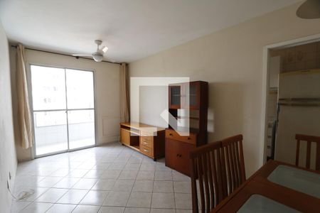 sala de apartamento para alugar com 2 quartos, 58m² em Itanhangá, Rio de Janeiro