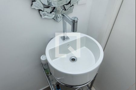 Lavabo de casa para alugar com 3 quartos, 122m² em Jardim da Saúde, São Paulo