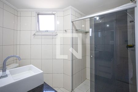 Banheiro de apartamento para alugar com 2 quartos, 62m² em Jardim Tucunduva, Carapicuíba