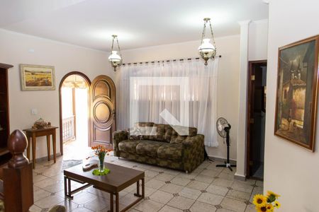 Sala de Estar de casa à venda com 3 quartos, 375m² em Conceição, Diadema
