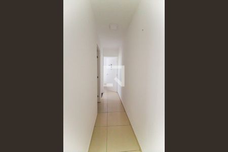 Corredor de apartamento para alugar com 2 quartos, 45m² em Colônia (zona Leste), São Paulo