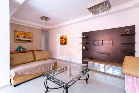 Sala de casa para alugar com 6 quartos, 200m² em Jardim Dourado, Guarulhos