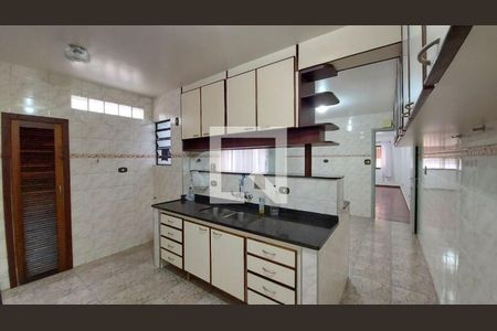 Casa à venda com 3 quartos, 126m² em Jardim Santos Dumont, São Paulo