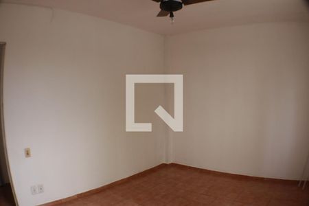 Quarto 1 de apartamento para alugar com 2 quartos, 70m² em Taquara, Rio de Janeiro