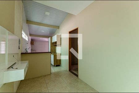 Sala de casa para alugar com 2 quartos, 70m² em Piratininga, Niterói