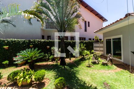 Apartamento à venda com 670m², 6 quartos e 6 vagas Apartamento à venda com 670m², 6 quartos e 6 vagasQuintal