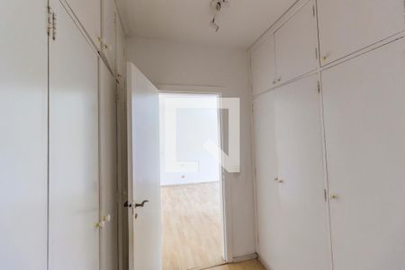Apartamento à venda com 670m², 6 quartos e 6 vagas Apartamento à venda com 670m², 6 quartos e 6 vagasCloset da suíte