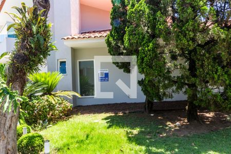 Apartamento à venda com 670m², 6 quartos e 6 vagas Apartamento à venda com 670m², 6 quartos e 6 vagasVista da Rua