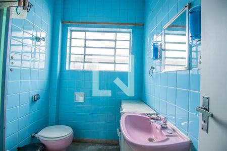 Casa à venda com 190m², 3 quartos e 2 vagas Casa à venda com 190m², 3 quartos e 2 vagasBanheiro 1