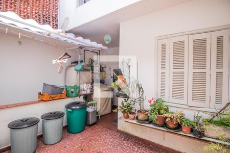 Casa à venda com 190m², 3 quartos e 2 vagas Casa à venda com 190m², 3 quartos e 2 vagasQuintal e Área de Serviço