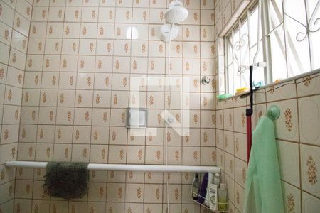 Casa à venda com 190m², 3 quartos e 2 vagas Casa à venda com 190m², 3 quartos e 2 vagasBanheiro 2