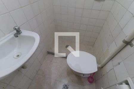 Banheiro de apartamento para alugar com 1 quarto, 24m² em Piedade, Rio de Janeiro