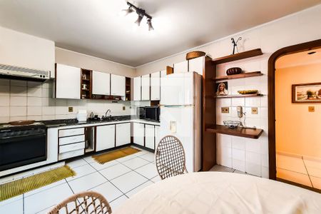 Apartamento para alugar com 179m², 4 quartos e 2 vagas Apartamento para alugar com 179m², 4 quartos e 2 vagasCozinha - Armários