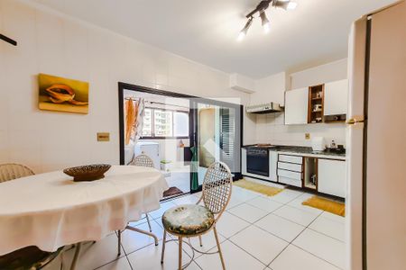 Apartamento para alugar com 179m², 4 quartos e 2 vagas Apartamento para alugar com 179m², 4 quartos e 2 vagasCozinha