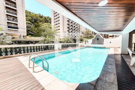 Apartamento para alugar com 179m², 4 quartos e 2 vagas Apartamento para alugar com 179m², 4 quartos e 2 vagasÁrea comum - Piscina