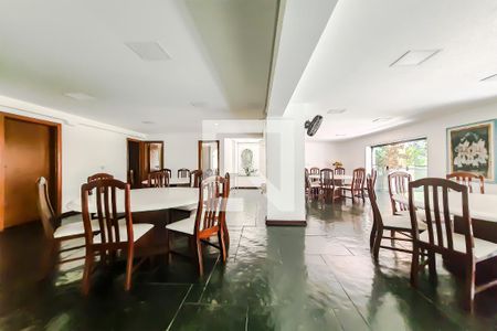 Apartamento para alugar com 179m², 4 quartos e 2 vagas Apartamento para alugar com 179m², 4 quartos e 2 vagasÁrea comum - Salão de festas