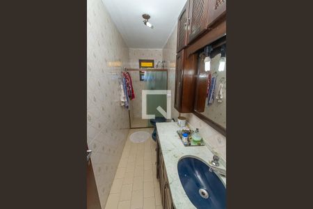 Apartamento à venda com 4502m², 5 quartos e 2 vagas Apartamento à venda com 4502m², 5 quartos e 2 vagasBanheiro 1