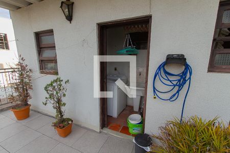 Apartamento à venda com 4502m², 5 quartos e 2 vagas Apartamento à venda com 4502m², 5 quartos e 2 vagasAnexo 2- Quarto/banheiro/lavanderia