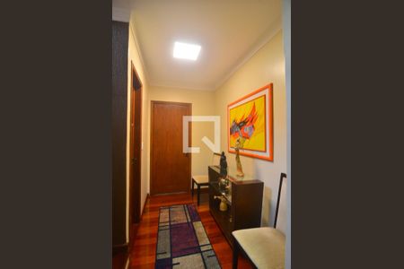 Corredor de casa à venda com 5 quartos, 323m² em Niterói, Canoas