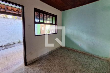 Sala de casa para alugar com 1 quarto, 48m² em Maria Paula, Niterói