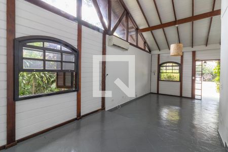 Sala de casa à venda com 4 quartos, 2000m² em Vargem Grande, Rio de Janeiro