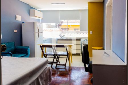 Quarto/Cozinha de kitnet/studio para alugar com 1 quarto, 30m² em Jardim Bonfiglioli, São Paulo