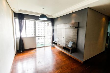 Sala  de apartamento para alugar com 3 quartos, 84m² em Jardim Londrina, São Paulo