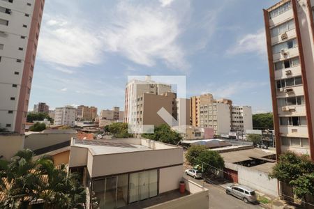 Vista da sala de apartamento para alugar com 3 quartos, 120m² em Setor Aeroporto, Goiânia
