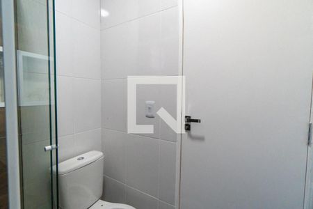 Banheiro de kitnet/studio para alugar com 1 quarto, 24m² em Vila Fachini, São Paulo