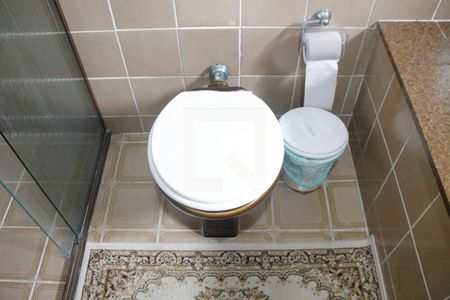 Casa de condomínio à venda com 260m², 3 quartos e 3 vagas Casa de condomínio à venda com 260m², 3 quartos e 3 vagasBanheiro da Suíte