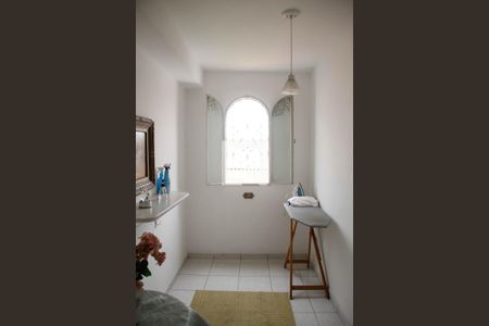 Casa de condomínio à venda com 260m², 3 quartos e 3 vagas Casa de condomínio à venda com 260m², 3 quartos e 3 vagasCorredor