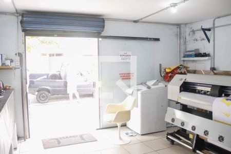 Casa de condomínio à venda com 260m², 3 quartos e 3 vagas Casa de condomínio à venda com 260m², 3 quartos e 3 vagasSalão