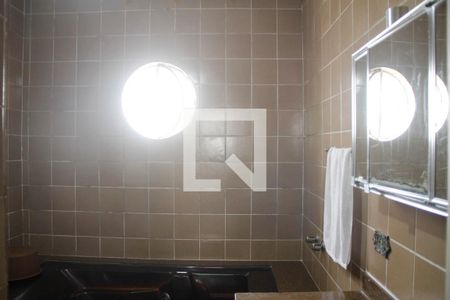 Casa de condomínio à venda com 260m², 3 quartos e 3 vagas Casa de condomínio à venda com 260m², 3 quartos e 3 vagasBanheiro da Suíte