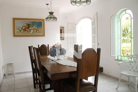 Casa de condomínio à venda com 260m², 3 quartos e 3 vagas Casa de condomínio à venda com 260m², 3 quartos e 3 vagasCozinha