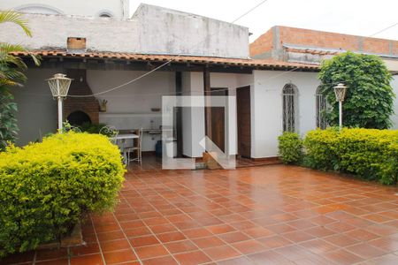 Casa de condomínio à venda com 260m², 3 quartos e 3 vagas Casa de condomínio à venda com 260m², 3 quartos e 3 vagasQuintal