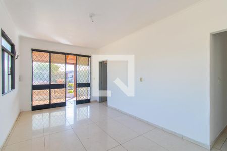 Sala de casa à venda com 3 quartos, 160m² em Partenon, Porto Alegre