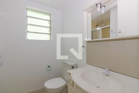 Banheiro de apartamento à venda com 2 quartos, 54m² em Agronomia, Porto Alegre