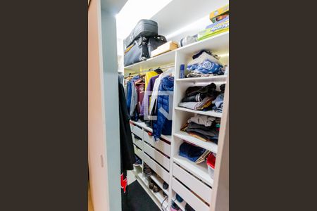 Closet de casa para alugar com 3 quartos, 240m² em Vila Lucinda, Santo André