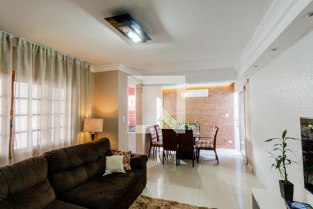 Sala de casa à venda com 3 quartos, 240m² em Vila Lucinda, Santo André