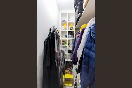 Closet de casa para alugar com 3 quartos, 240m² em Vila Lucinda, Santo André